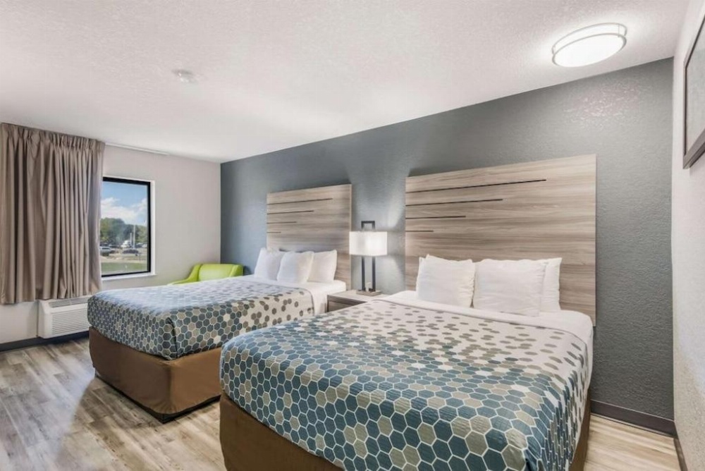 Econo Lodge Inn & Suites Des Moines Image 10