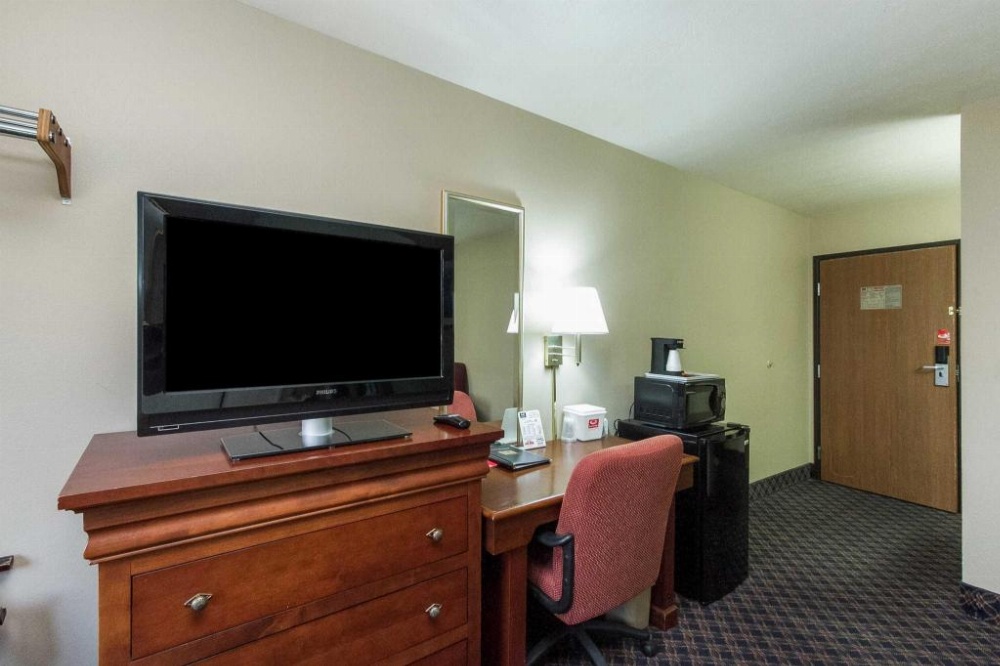 Econo Lodge Inn & Suites Des Moines Image 11