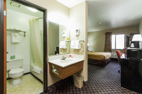 Econo Lodge Inn & Suites Des Moines image 14