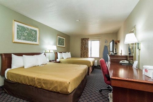 Econo Lodge Inn & Suites Des Moines image 21