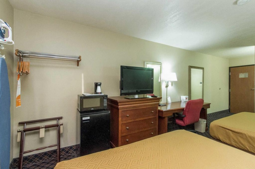 Econo Lodge Inn & Suites Des Moines Image 27