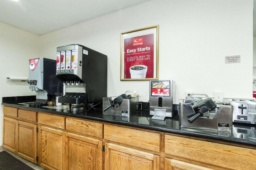 Econo Lodge Inn & Suites Des Moines Image 34