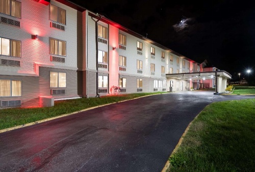 Econo Lodge Inn & Suites Des Moines image 36